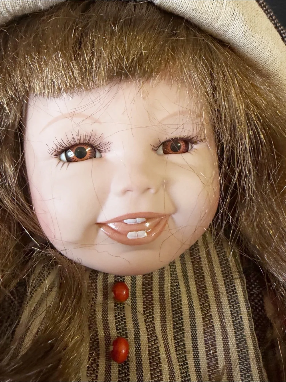 Duck House Heirloom Doll 236/5000 Brown Eye / Hair Girl Hat Porcelain 14